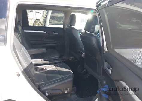 2016 Toyota Highlander Xle V6 z USA, uszkodzony, nr VIN 5TDKKRFH8GS161319